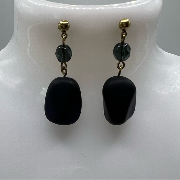 BLACK Stone‎ Dangle Pierced Gold Toned Post Earrings - Picture 3 of 6
